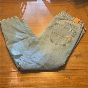 American Eagle 🦅 Distressed Super Stretch Jeans